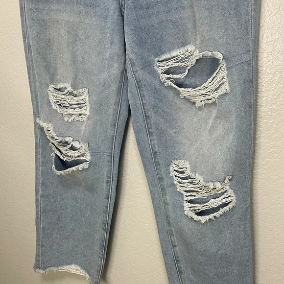 Forever 21 Distressed Baggy Denim with Raw Hem Size 28 - Picture 2 of 6